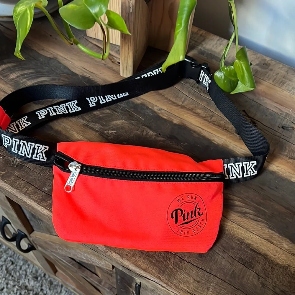 Victoria secret Fanny pack so cute good size